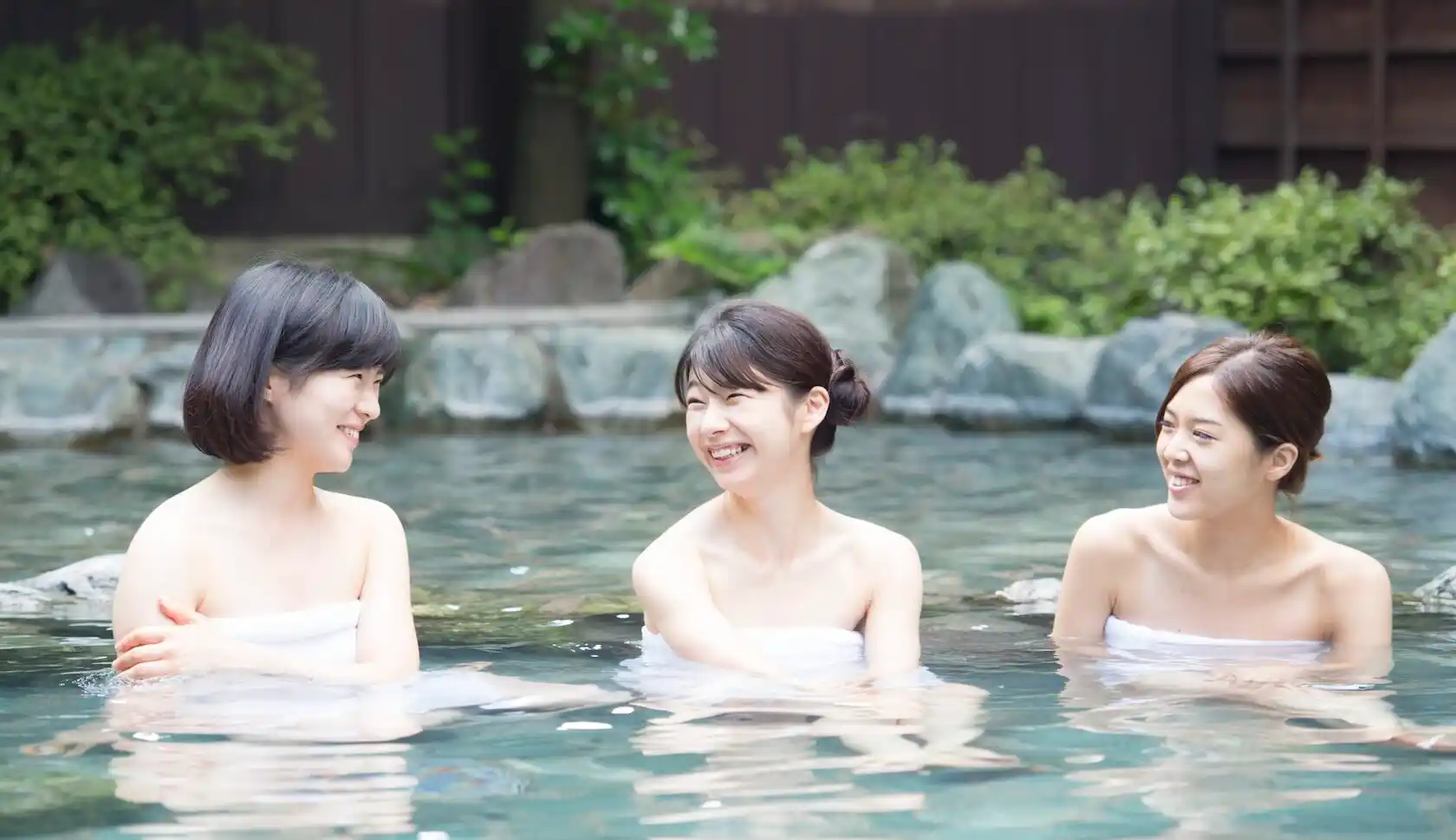 Onsen-three-women